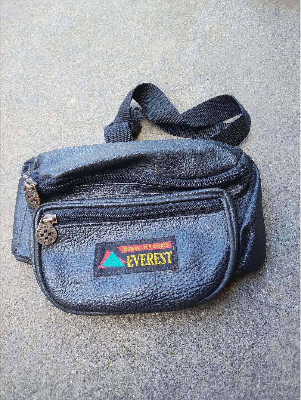 Vintage Everest pebbled leather fanny pack